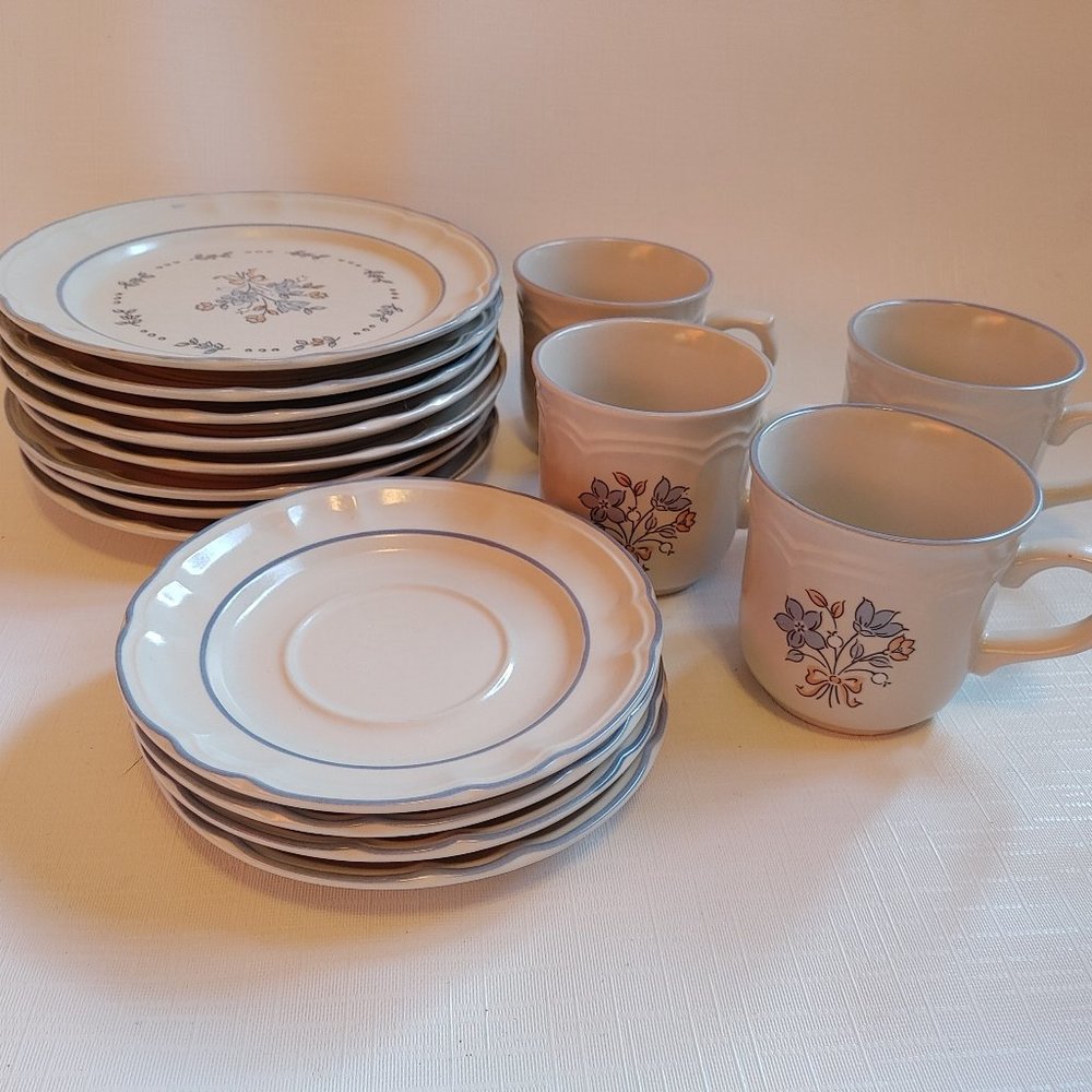 Elegant Floral Dinnerware Set